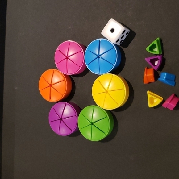 Hasbro Gaming Trivial Pursuit Family Edition Ages 8+ 2 or more players … - Picture 7 of 9